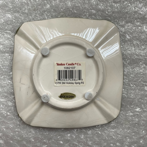Yankee Candle Christmas Plate / Ashtray  Scrumptious  Collectible - Picture 2 of 2
